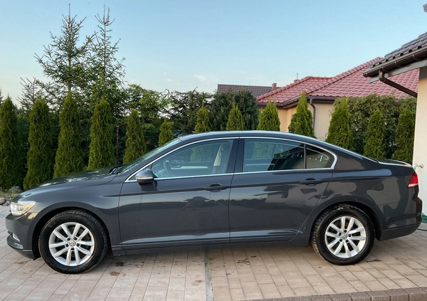 Volkswagen Passat cena 62900 przebieg: 222300, rok produkcji 2018 z Inowrocław małe 106